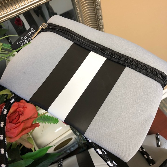 SOLD Ⓜ️ NWT Neoprene Purse & Pouch - Picture 6 of 15